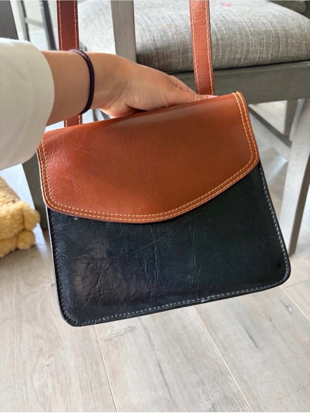 Moda Italiana Cross-Body Bag - Picture 5 of 6